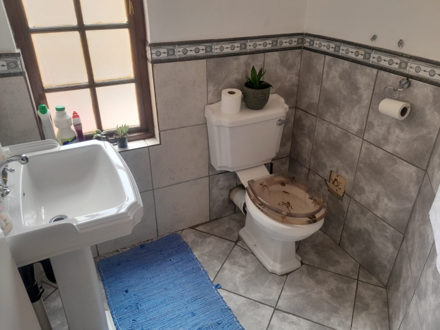 6 Bedroom Property for Sale in Safari Gardens North West